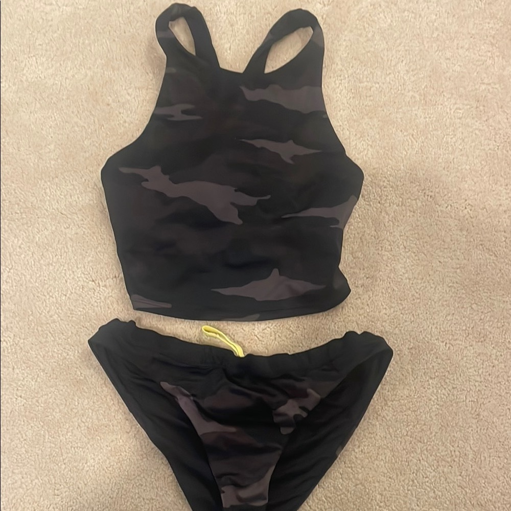 Athleta Black Camo Bikini Set top size small bottom size medium